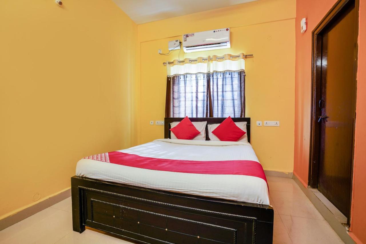 Hotel OYO 70286 Svr Grand Hyderabad Exterior foto