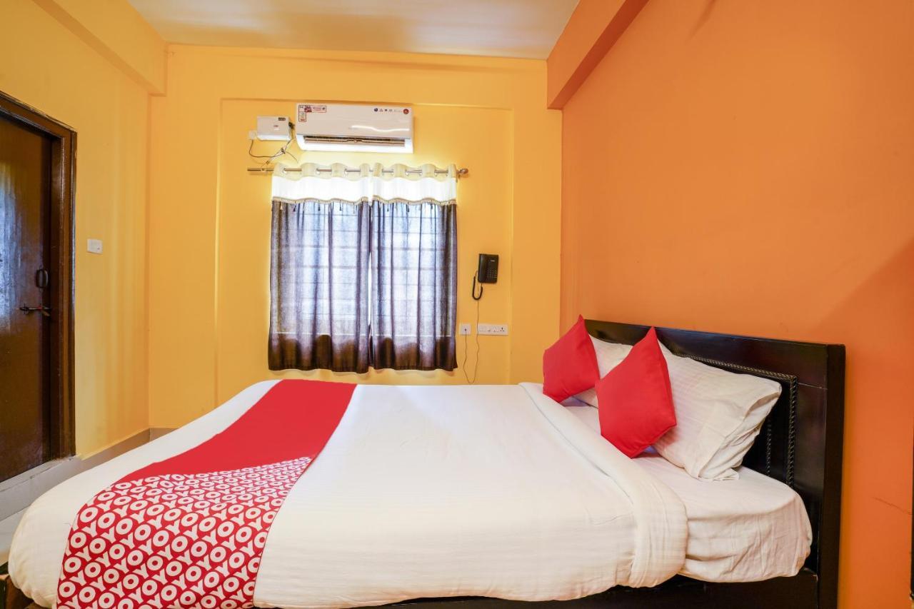 Hotel OYO 70286 Svr Grand Hyderabad Exterior foto