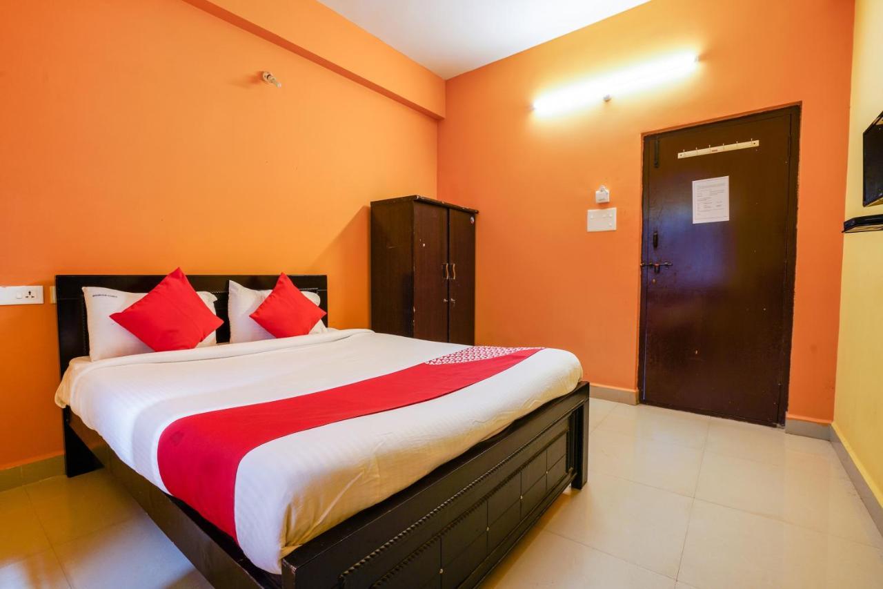 Hotel OYO 70286 Svr Grand Hyderabad Exterior foto